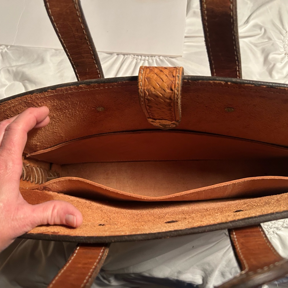 Leather Oakleaf briefcase - Picture 6 of 8